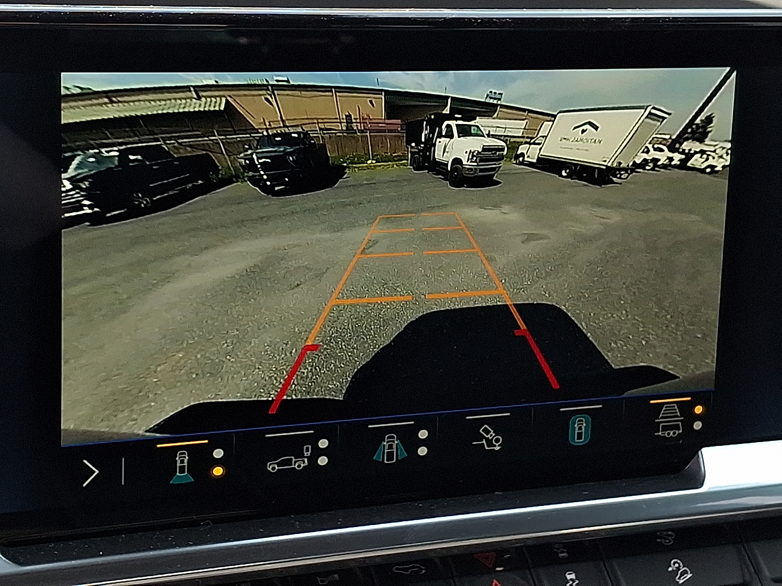 2026 Chevrolet Silverado 2500HD Crew Cab, Standard Bed, LT, 4WD - Sterling Gray Metallic - GXD exterior view 2