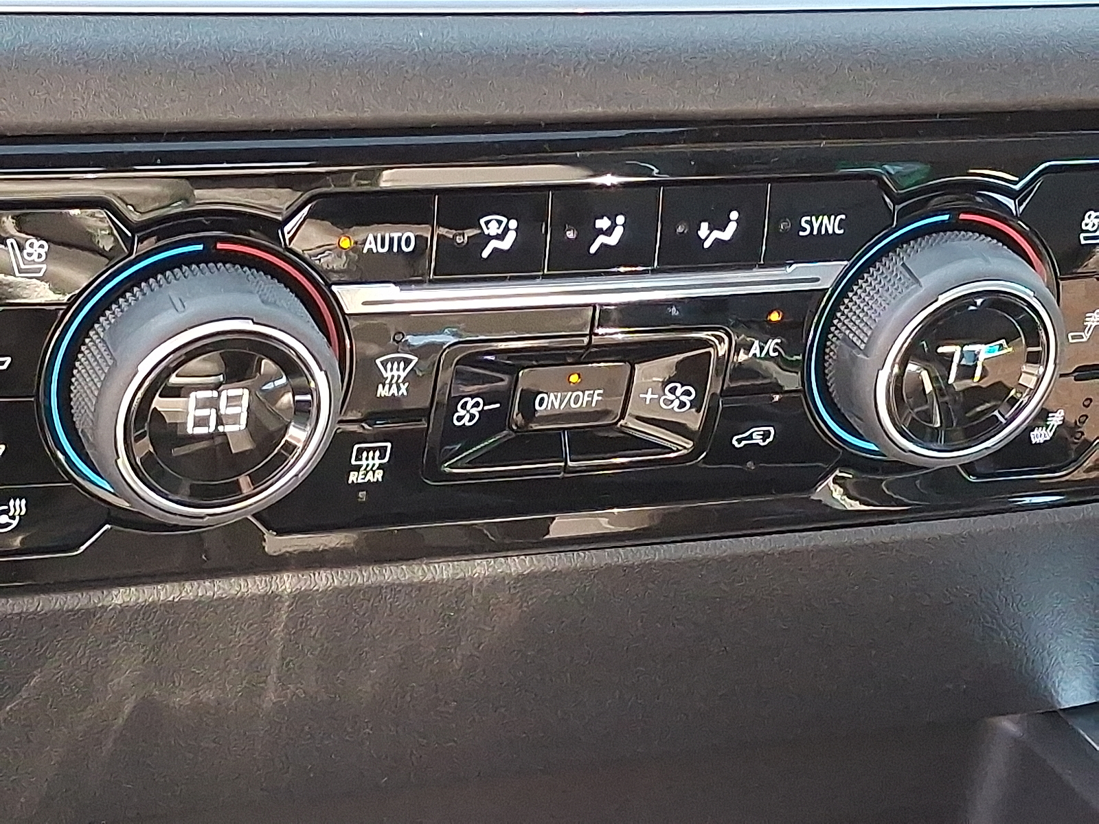 2026 Chevrolet Silverado 1500 4WD Crew Cab Short Bed High Country - Black - GBA exterior view 15