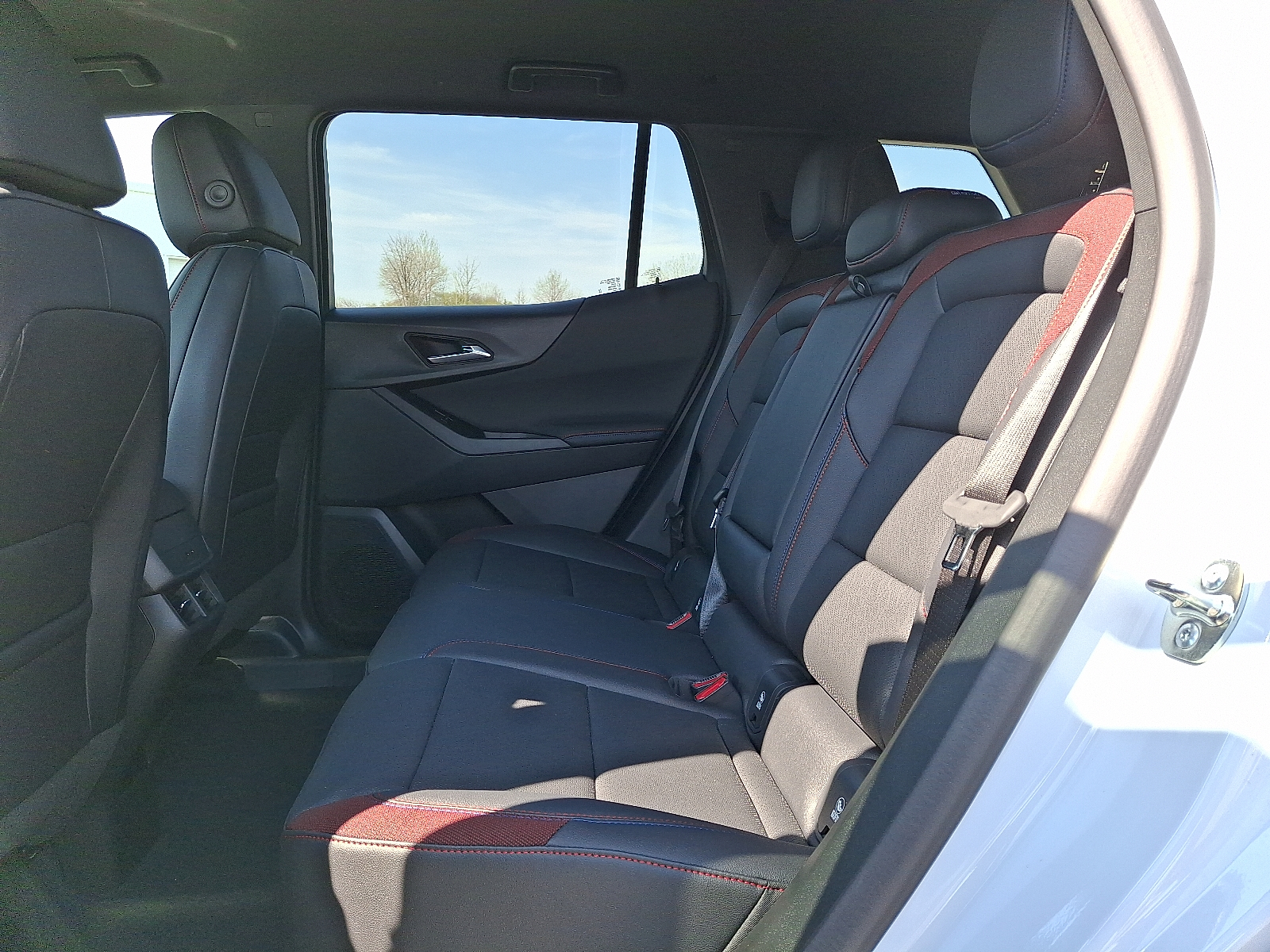 2026 Chevrolet Equinox AWD RS - Polar White Tricoat - G4J exterior view 9