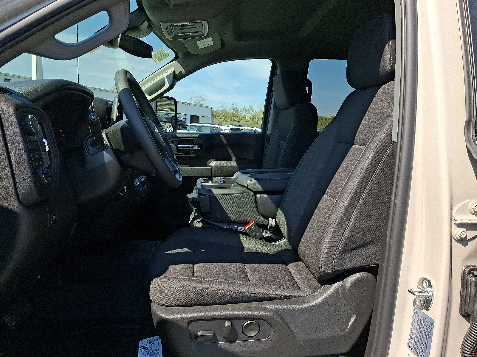 2026 Chevrolet Silverado 2500HD Crew Cab, Standard Bed, WT, 4WD - White Sands - G42 exterior view 9