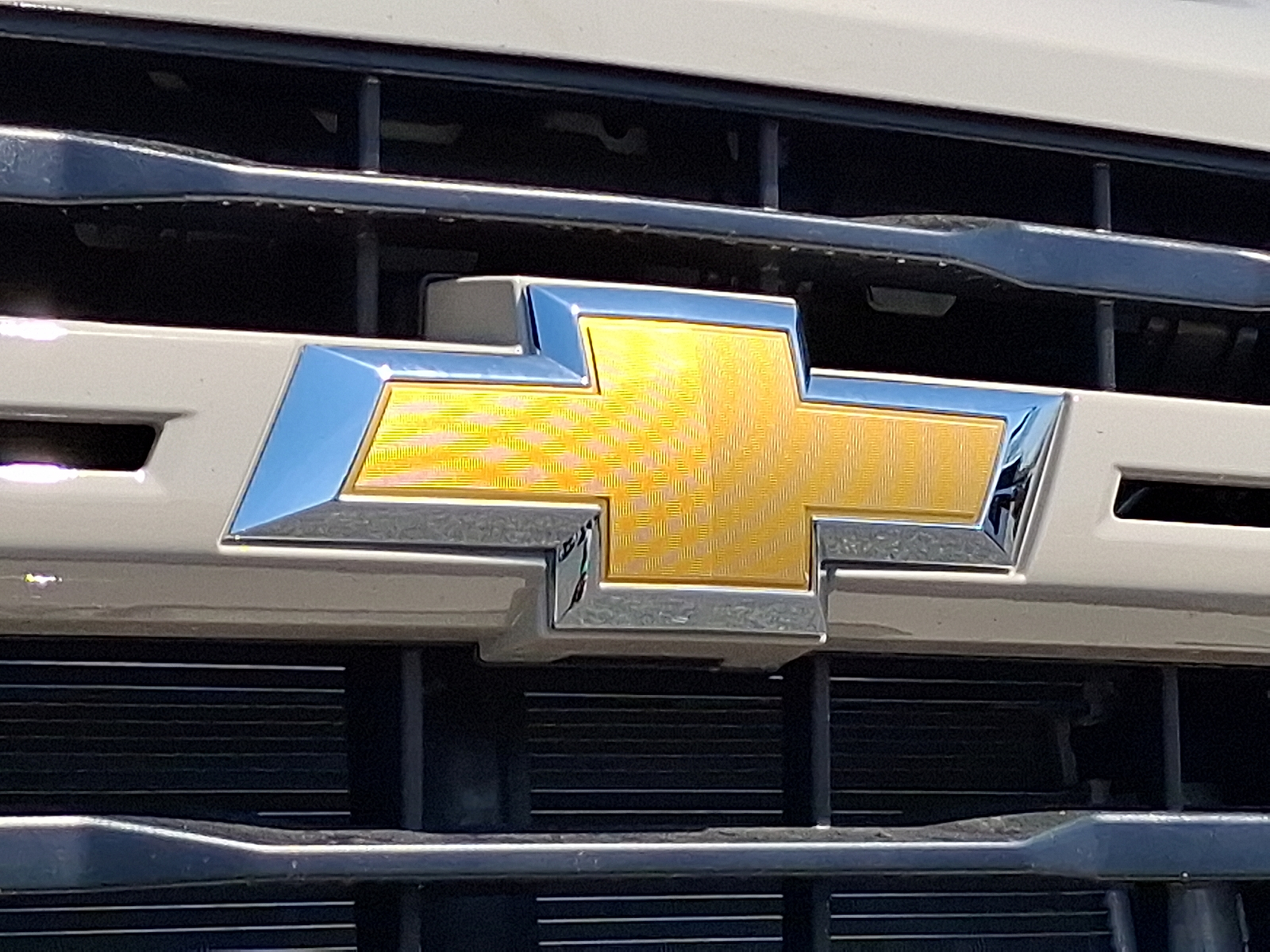 2026 Chevrolet Silverado 2500HD Crew Cab, Standard Bed, WT, 4WD - White Sands - G42 exterior view 16