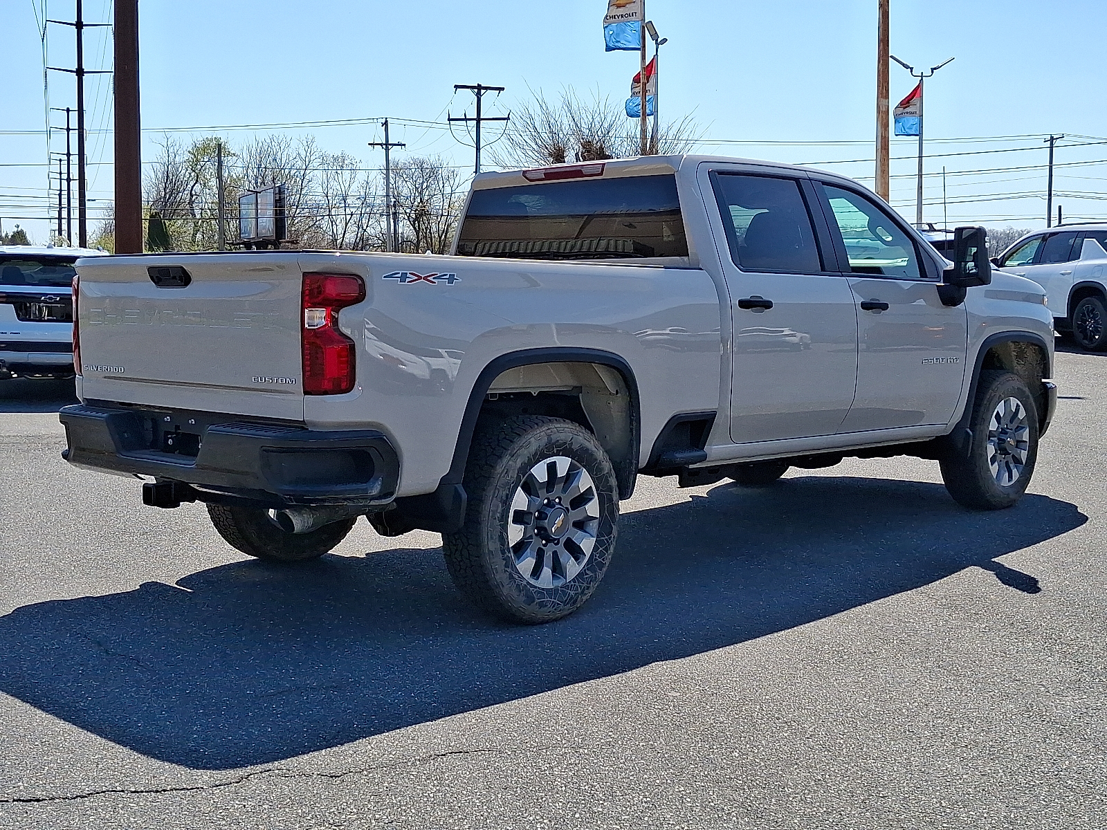 2026 Chevrolet Silverado 2500HD Crew Cab, Standard Bed, WT, 4WD - White Sands - G42 exterior view 4