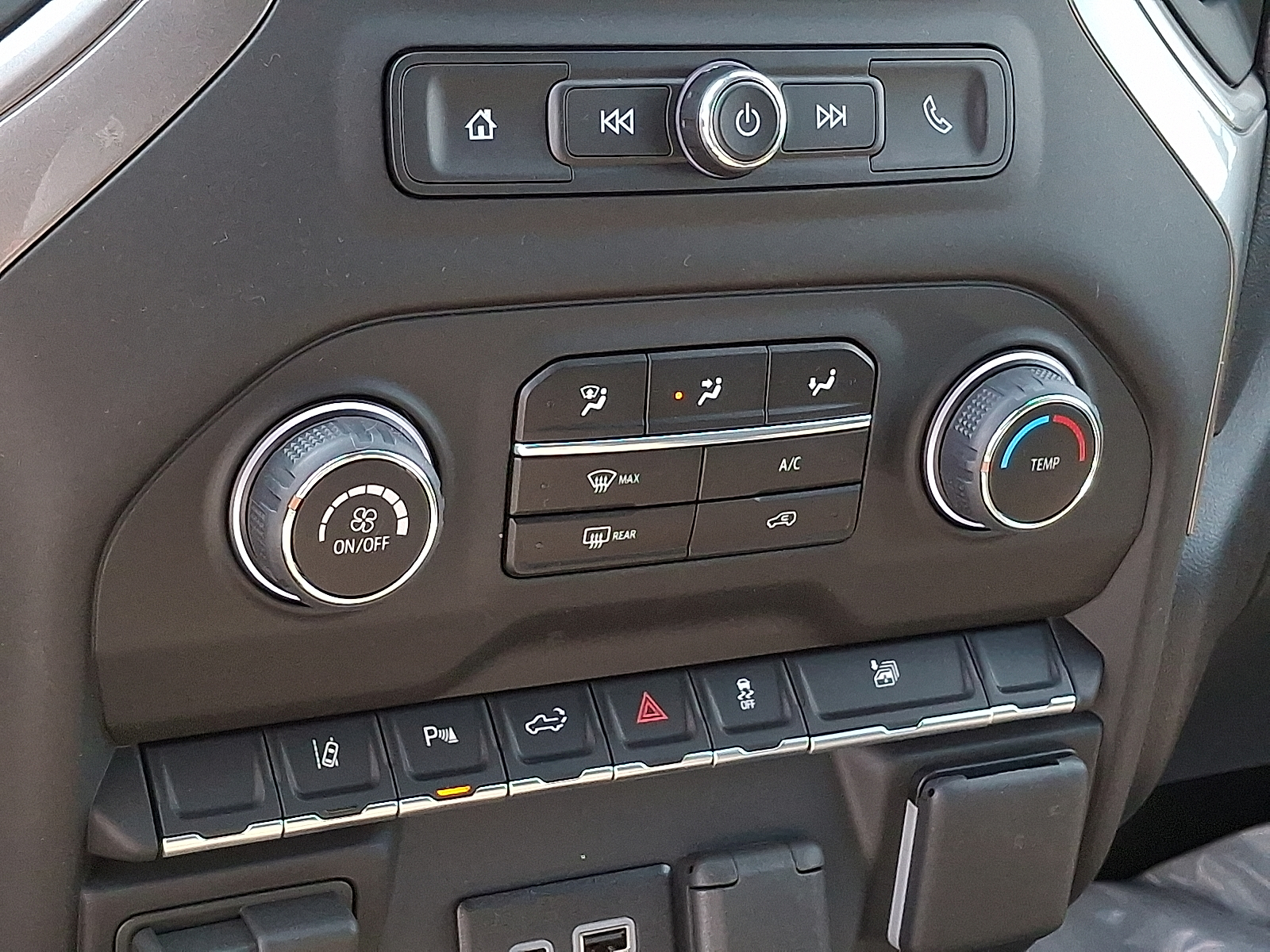 2026 Chevrolet Silverado 2500HD Crew Cab, Standard Bed, WT, 4WD - Sterling Gray Metallic - GXD exterior view 14