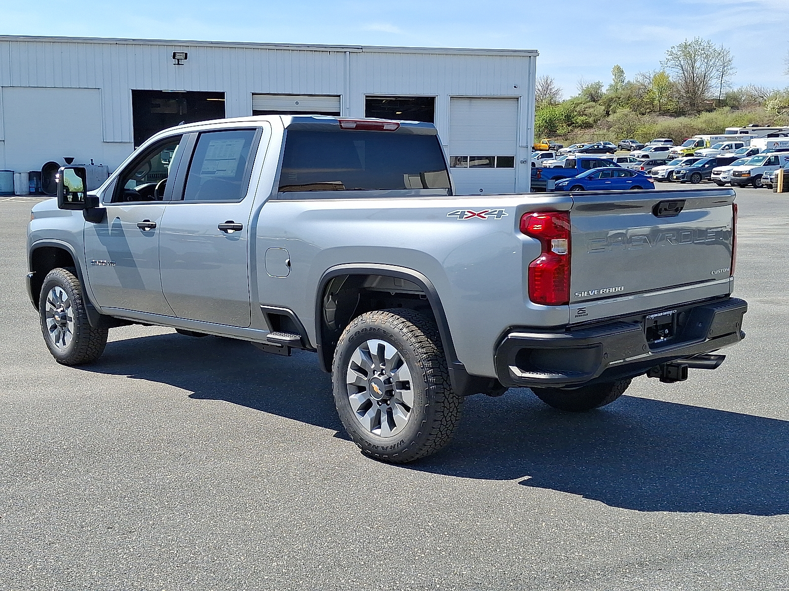 2026 Chevrolet Silverado 2500HD Crew Cab, Standard Bed, WT, 4WD - Sterling Gray Metallic - GXD exterior view 5