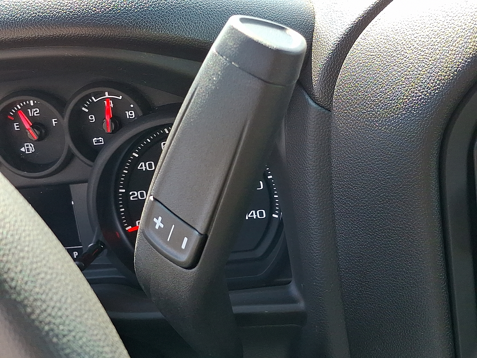 2026 Chevrolet Silverado 2500HD Crew Cab, Standard Bed, WT, 4WD - Sterling Gray Metallic - GXD exterior view 12