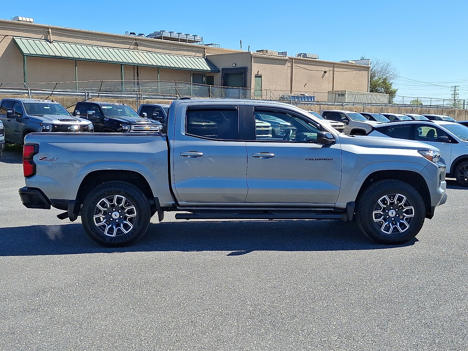2026 Chevrolet Colorado Z71, 4WD - Sterling Gray Metallic - GXD exterior view 10