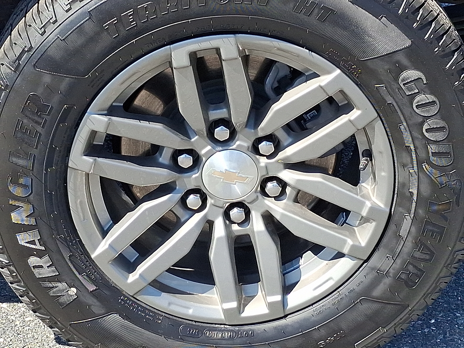 2024 Chevrolet Colorado 4WD LT - Radiant Red Tintcoat - GNT exterior view 9