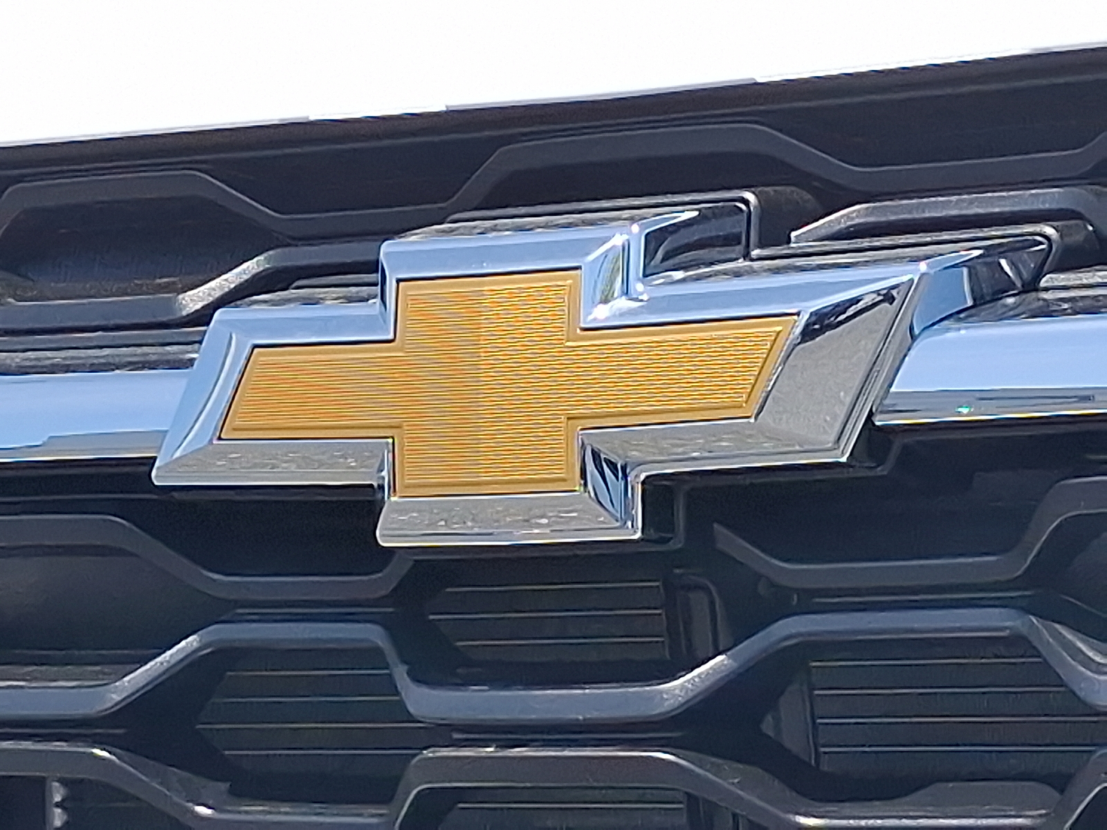 2026 Chevrolet Trax FWD LT - Summit White - GAZ exterior view 17