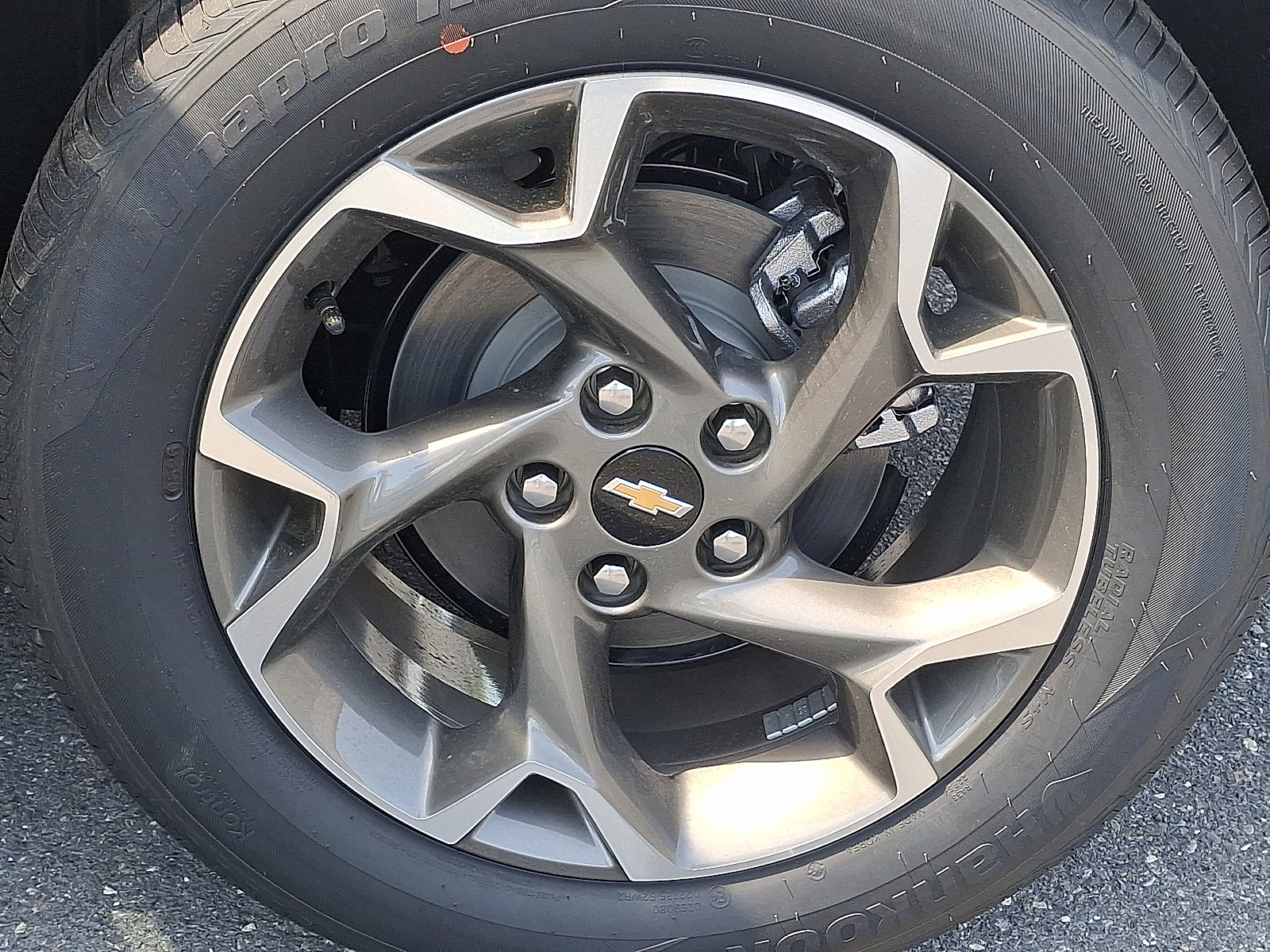 2026 Chevrolet Trax FWD LT - Summit White - GAZ exterior view 8