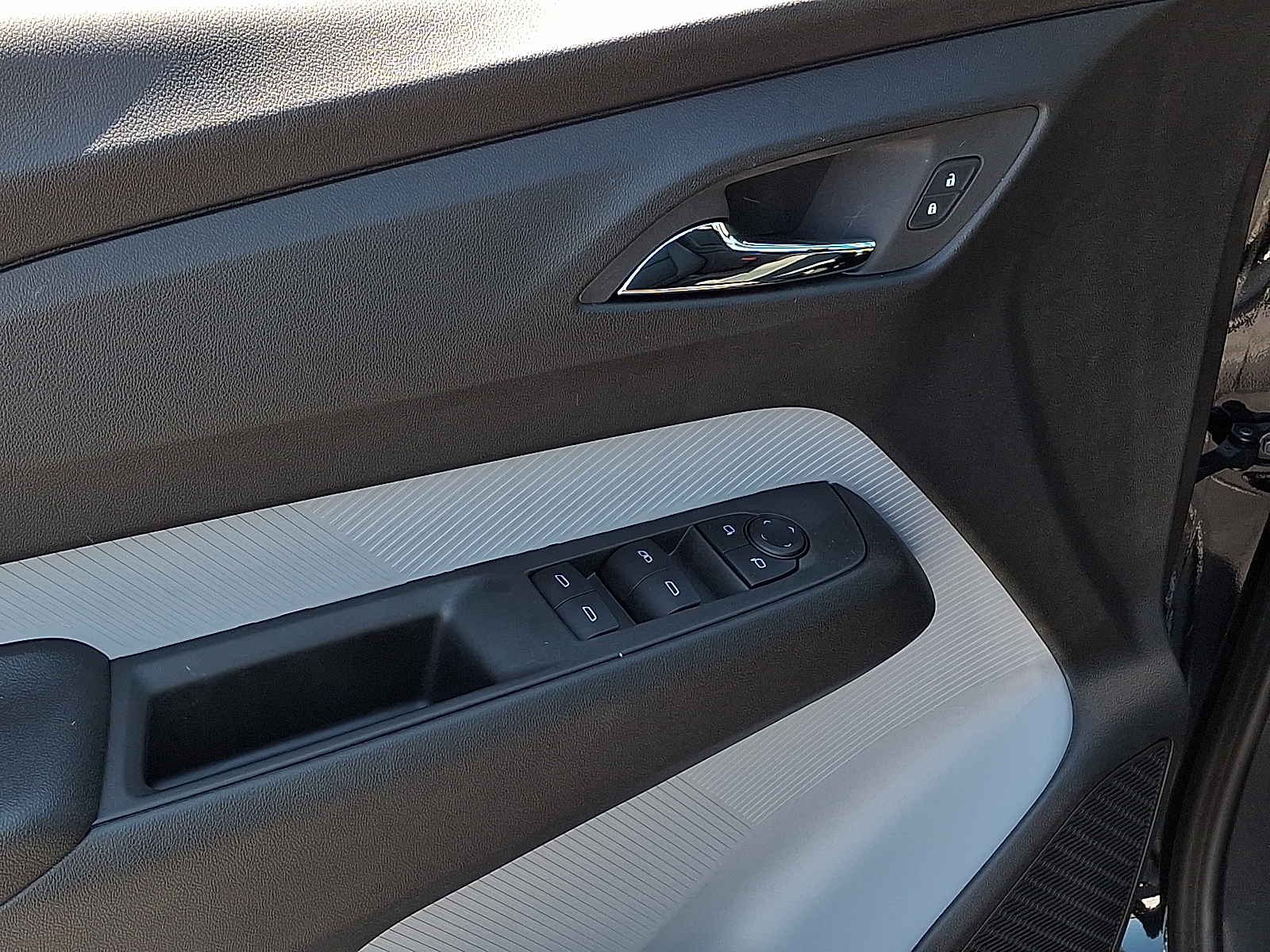 2027 Chevrolet Bolt RS FWD - Mosaic Black Metallic - GB8 exterior view 10