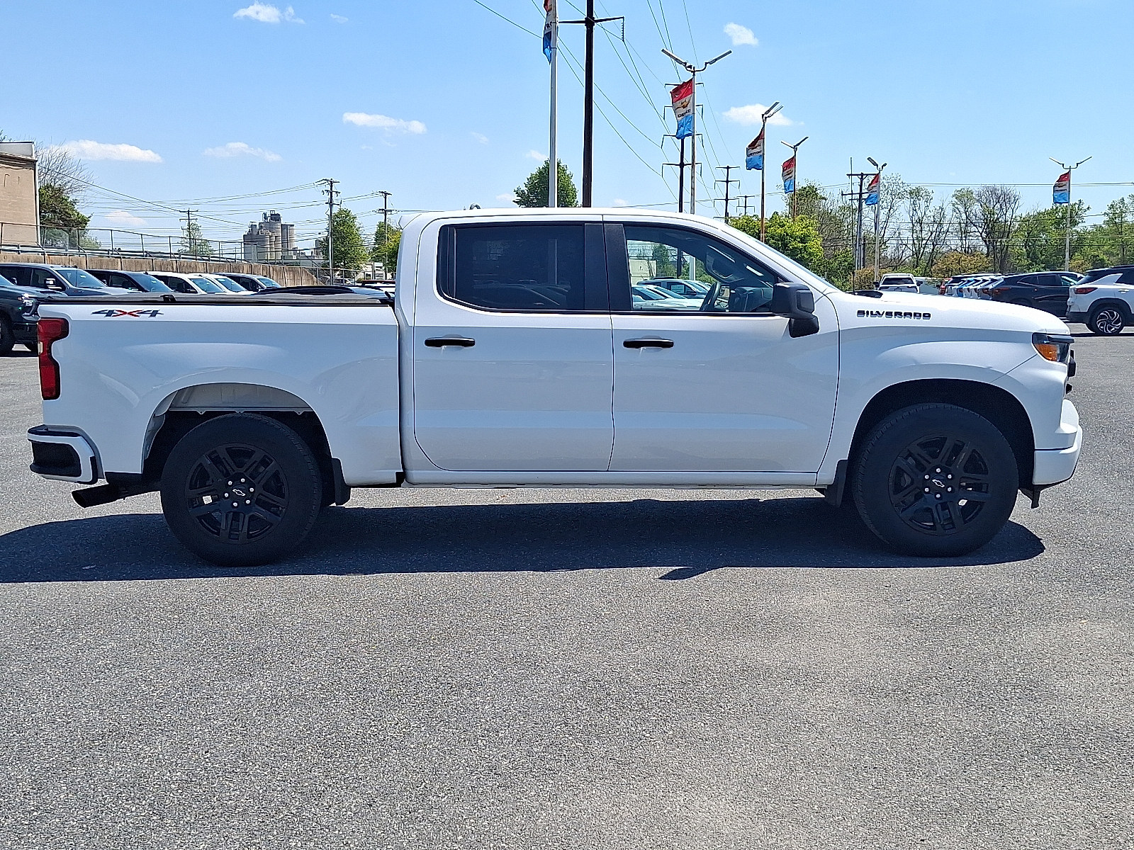 2023 Chevrolet Silverado 1500 4WD Crew Cab Short Bed Custom - Summit White - GAZ exterior view 7
