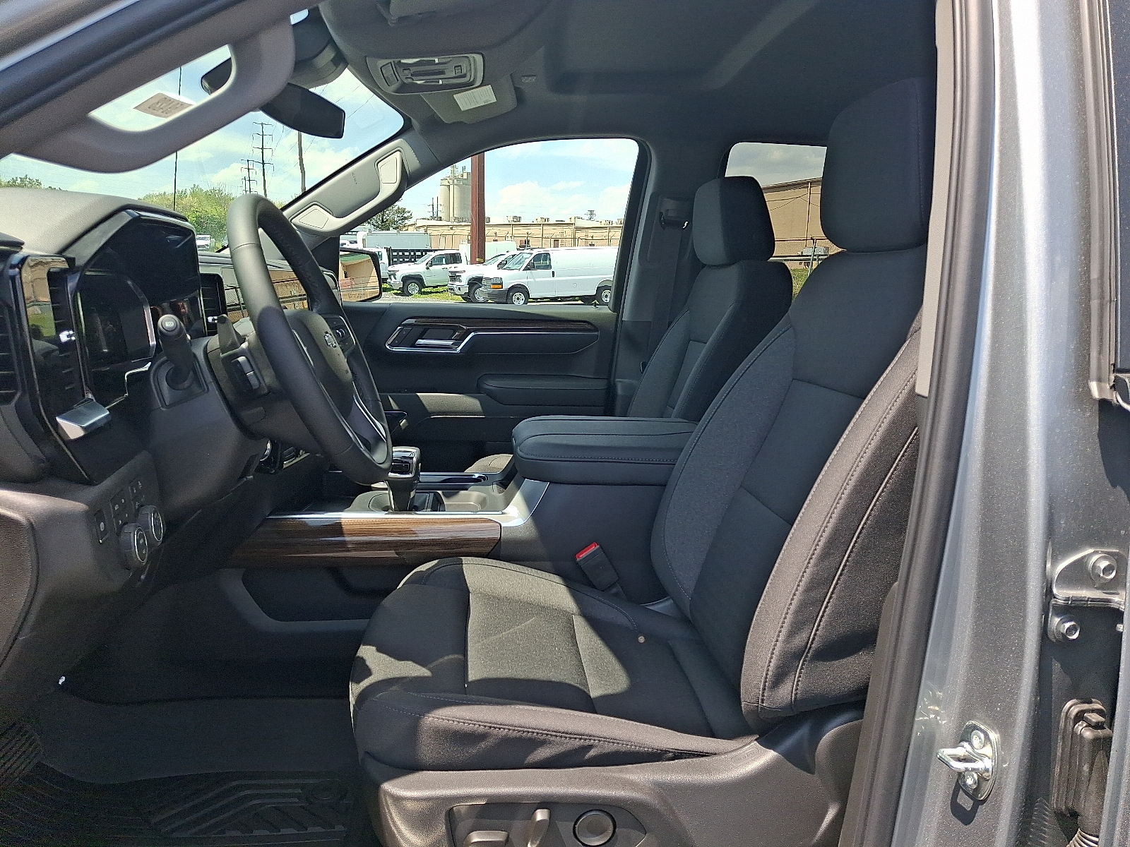 2026 Chevrolet Silverado 1500 4WD Crew Cab Short Bed LT Trail Boss - Sterling Gray Metallic - GXD exterior view 12