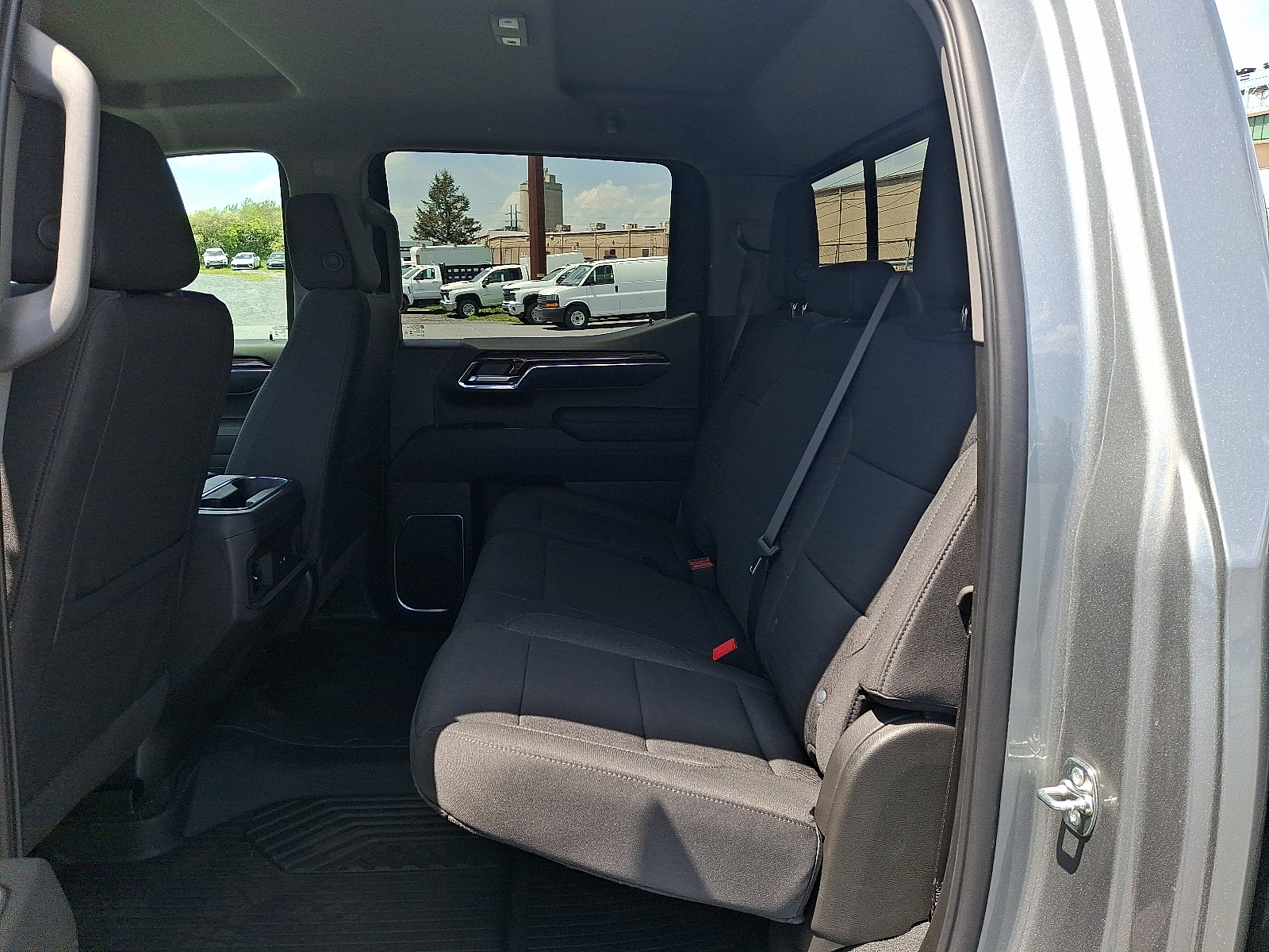 2026 Chevrolet Silverado 1500 4WD Crew Cab Short Bed LT Trail Boss - Sterling Gray Metallic - GXD exterior view 9