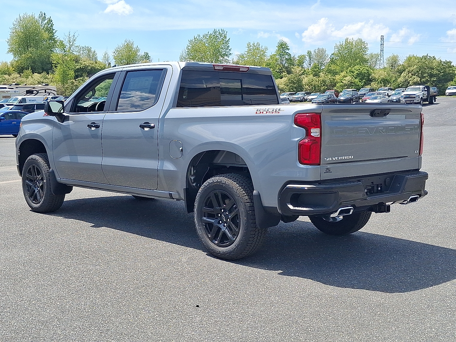 2026 Chevrolet Silverado 1500 4WD Crew Cab Short Bed LT Trail Boss - Sterling Gray Metallic - GXD exterior view 7