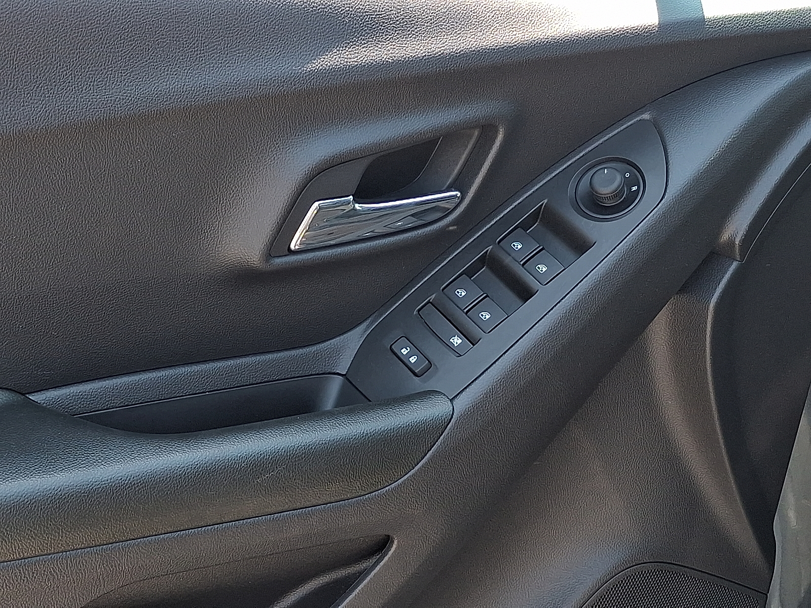 2021 Chevrolet Trax AWD LT - Shadow Gray Metallic - GUN exterior view 12