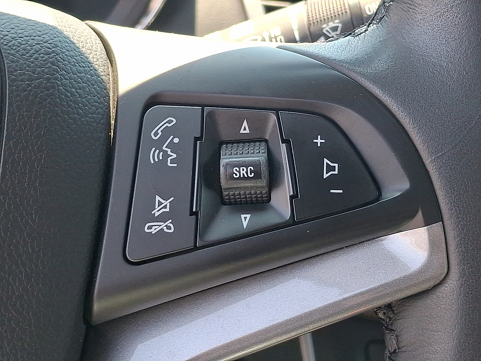 2021 Chevrolet Trax AWD LT - Shadow Gray Metallic - GUN exterior view 16