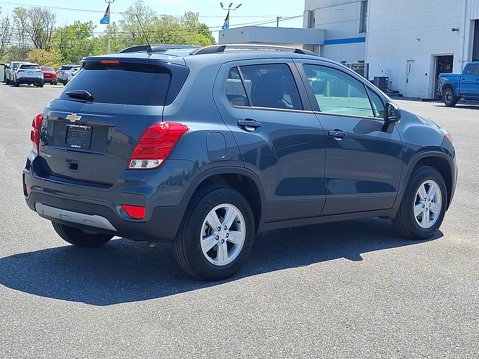2021 Chevrolet Trax AWD LT - Shadow Gray Metallic - GUN exterior view 6