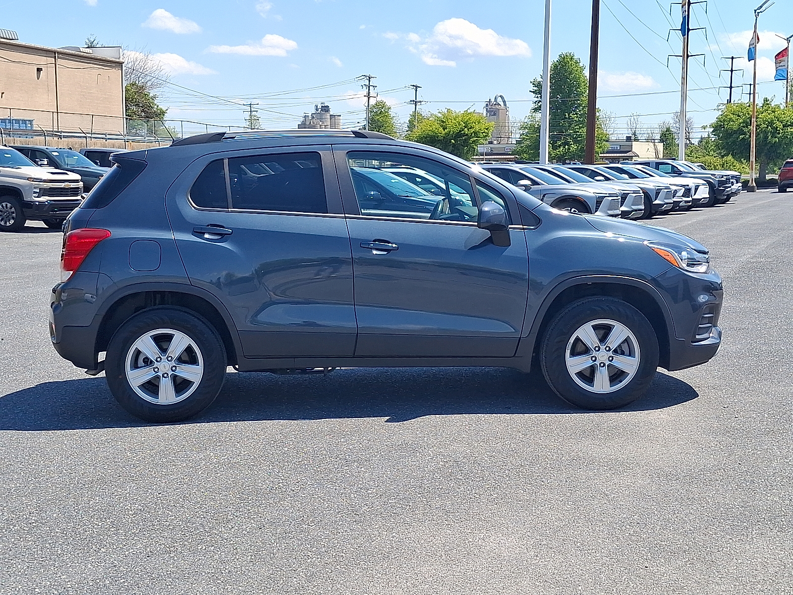 2021 Chevrolet Trax AWD LT - Shadow Gray Metallic - GUN exterior view 7