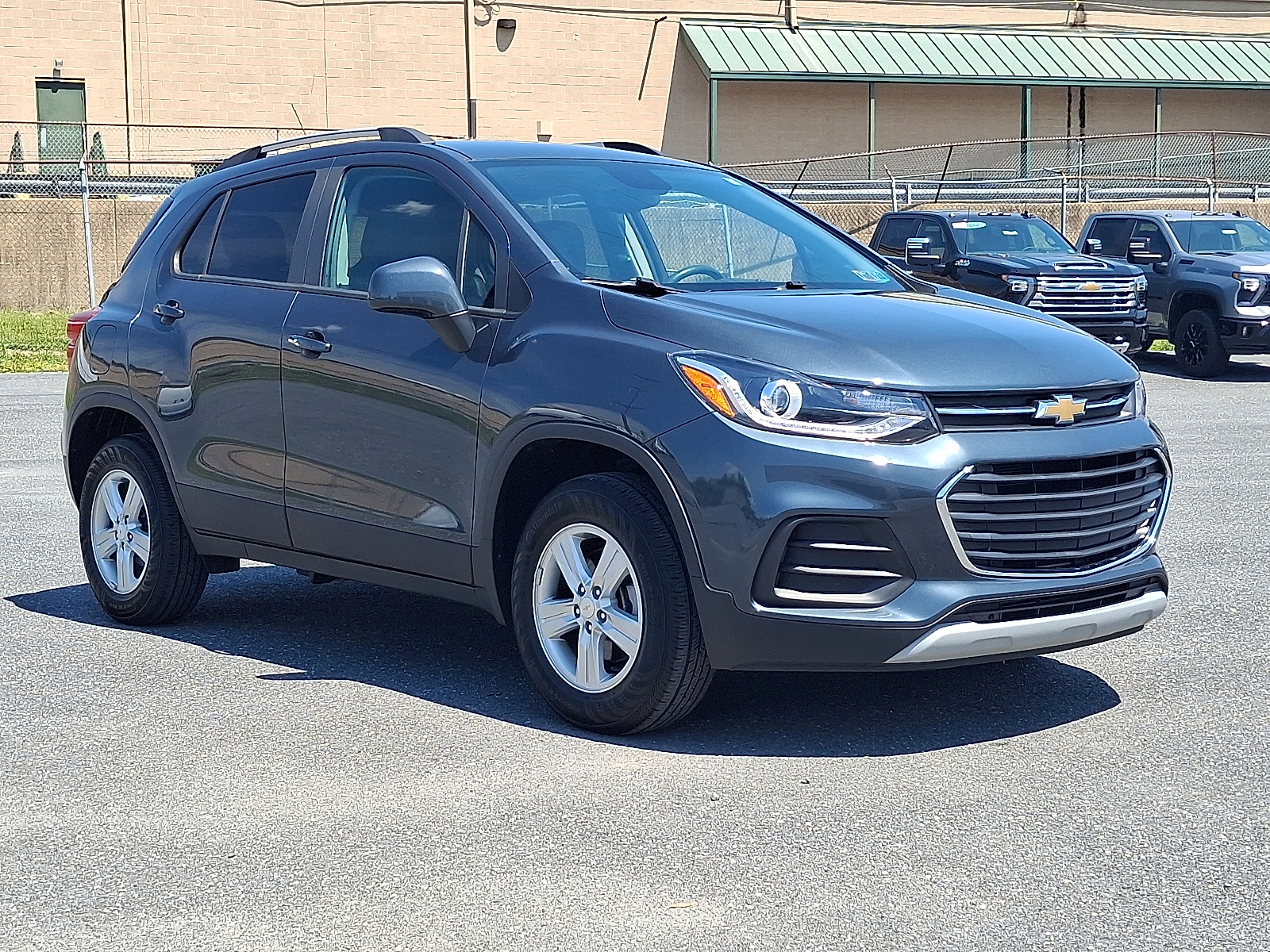 2021 Chevrolet Trax AWD LT - Shadow Gray Metallic - GUN exterior view 3