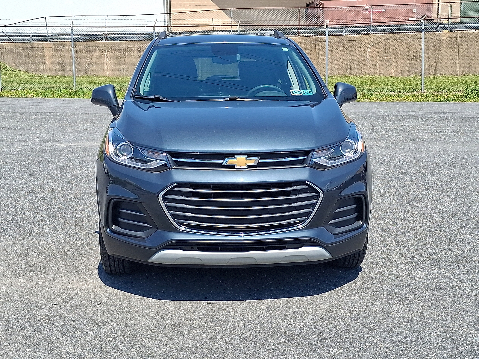 2021 Chevrolet Trax AWD LT - Shadow Gray Metallic - GUN exterior view 2