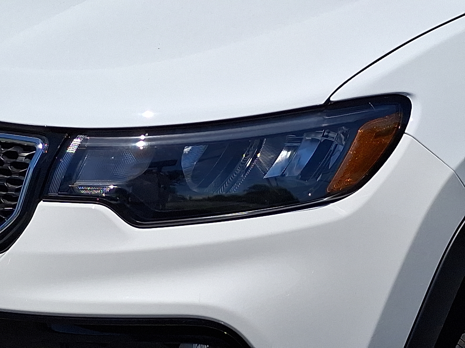 2023 Jeep Compass Limited 4x4 - Bright White Clearcoat - PW7 exterior view 10