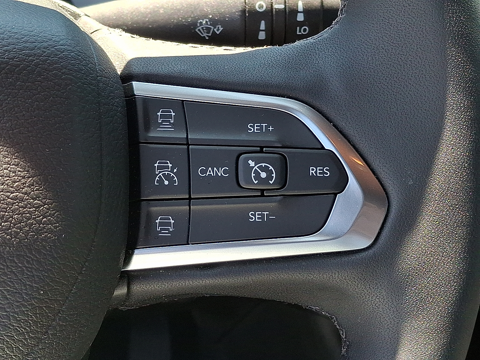 2023 Jeep Compass Limited 4x4 - Bright White Clearcoat - PW7 exterior view 18