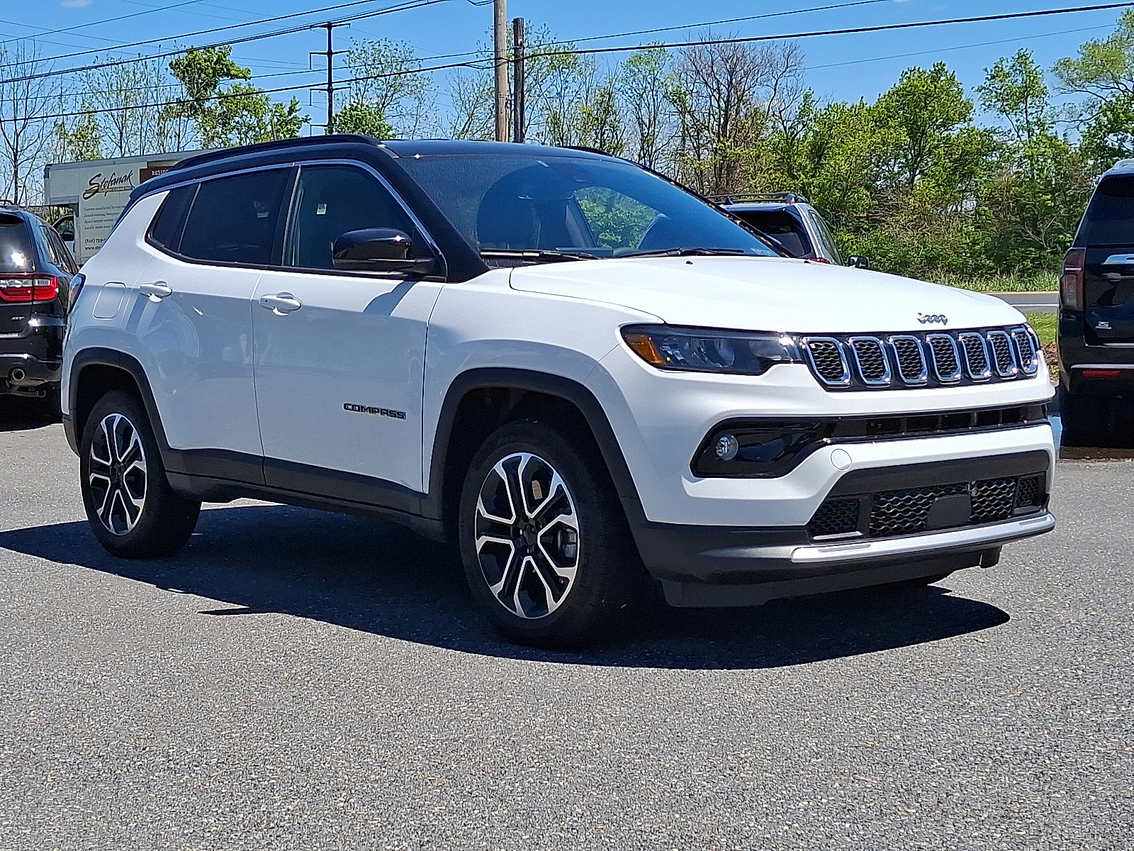 2023 Jeep Compass Limited 4x4 - Bright White Clearcoat - PW7 exterior view 3