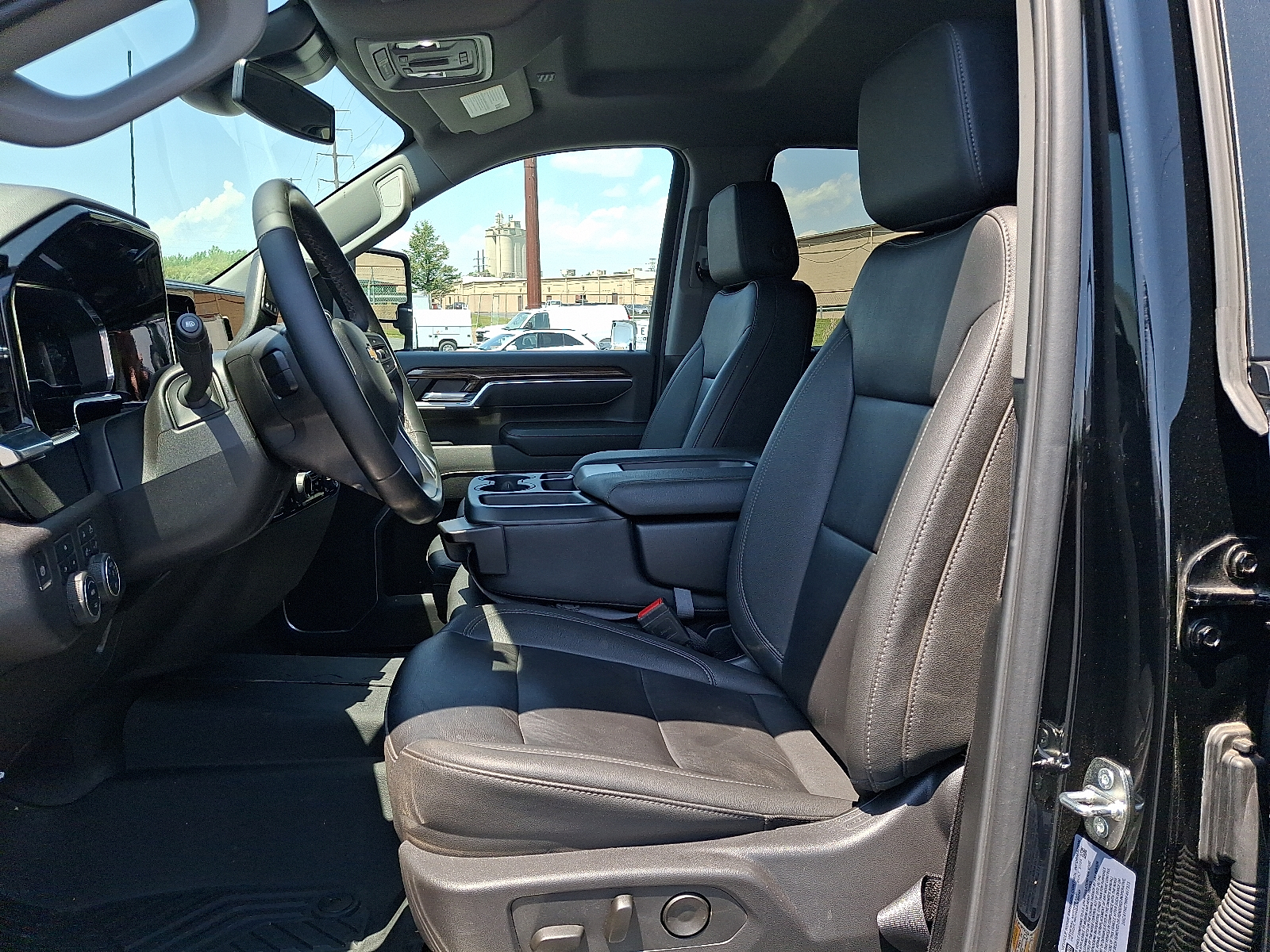 2024 Chevrolet Silverado 2500HD 4WD Crew Cab Standard Bed LT - Black - GBA exterior view 16