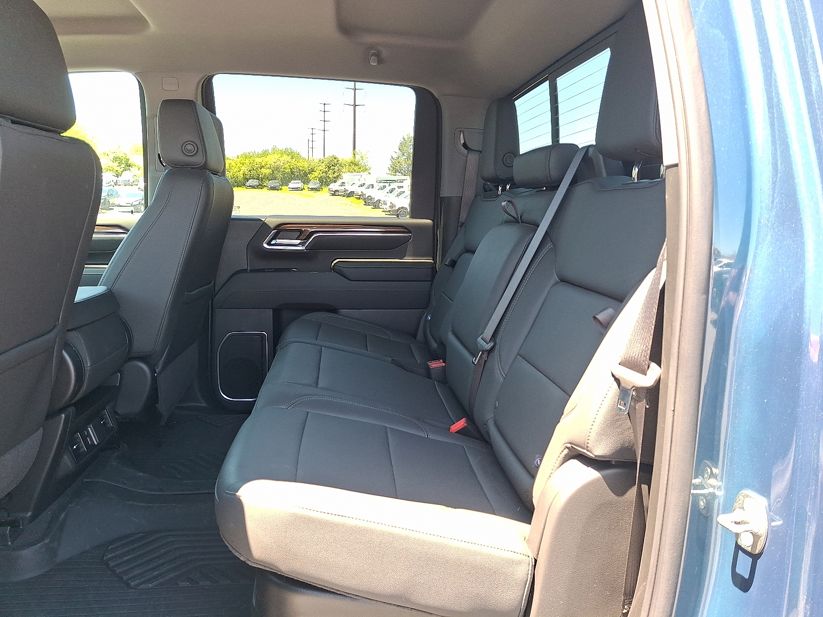 2024 Chevrolet Silverado 3500HD 4WD Crew Cab Standard Bed LT - Lakeshore Blue Metallic - GXP exterior view 13