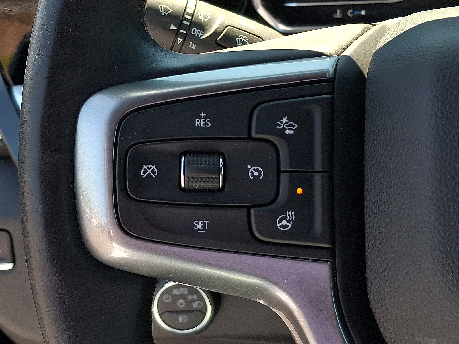 2024 Chevrolet Silverado 3500HD 4WD Crew Cab Standard Bed LT - Lakeshore Blue Metallic - GXP exterior view 18
