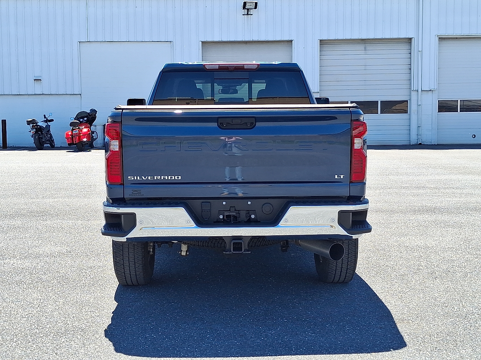 2024 Chevrolet Silverado 3500HD 4WD Crew Cab Standard Bed LT - Lakeshore Blue Metallic - GXP exterior view 8