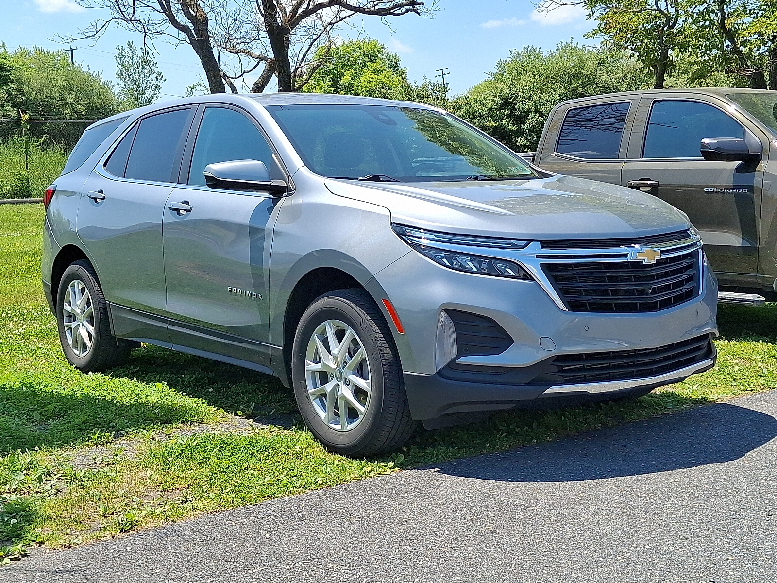 2024 Chevrolet Equinox AWD LT - Sterling Gray Metallic - GXD exterior view 3