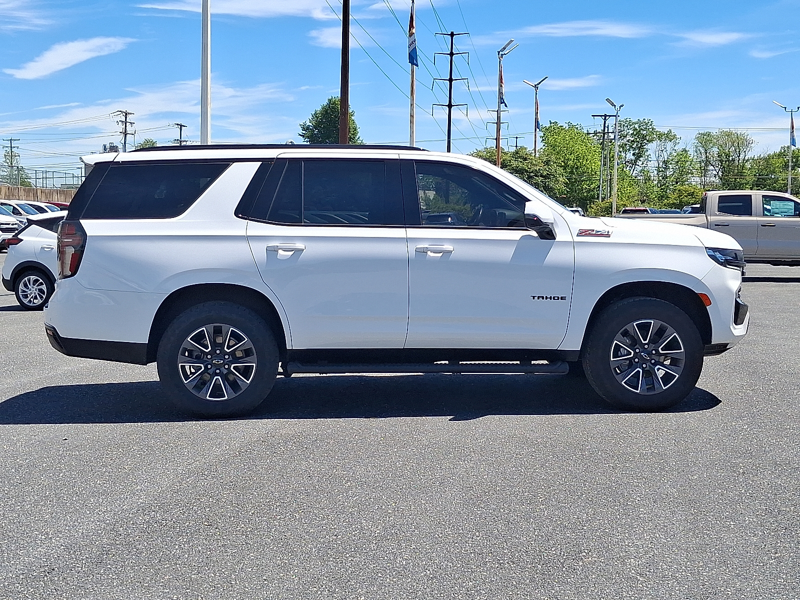 2023 Chevrolet Tahoe 4WD Z71 - Summit White - GAZ exterior view 10