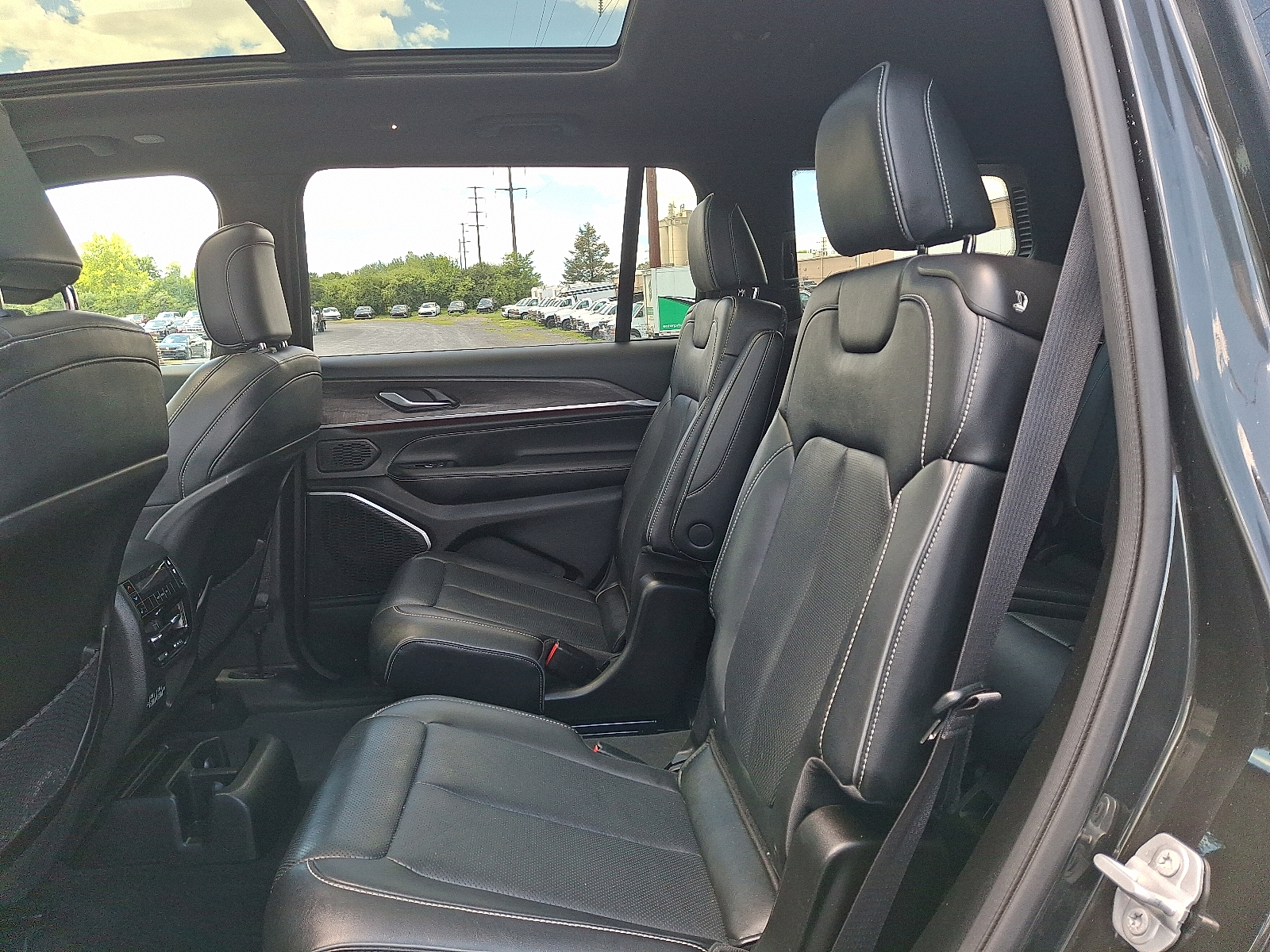 2023 Jeep Grand Cherokee L Overland 4x4 - Rocky Mountain Pearlcoat - PFJ exterior view 13