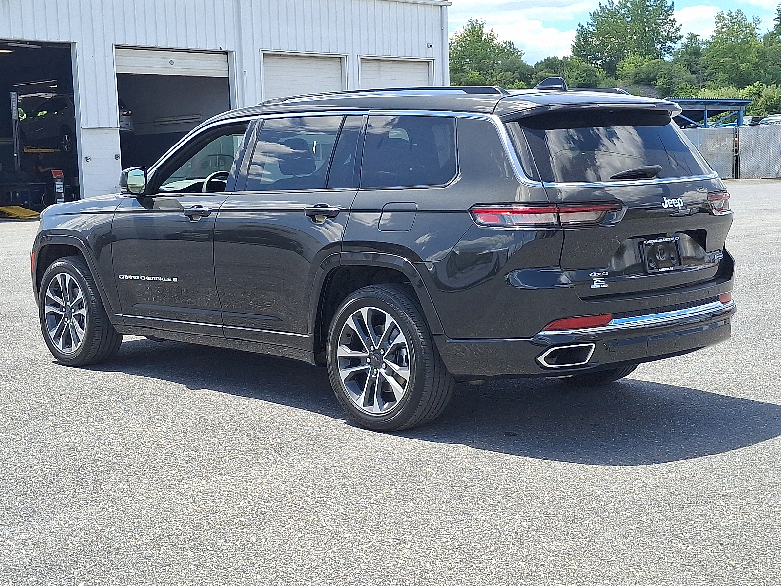 2023 Jeep Grand Cherokee L Overland 4x4 - Rocky Mountain Pearlcoat - PFJ exterior view 7
