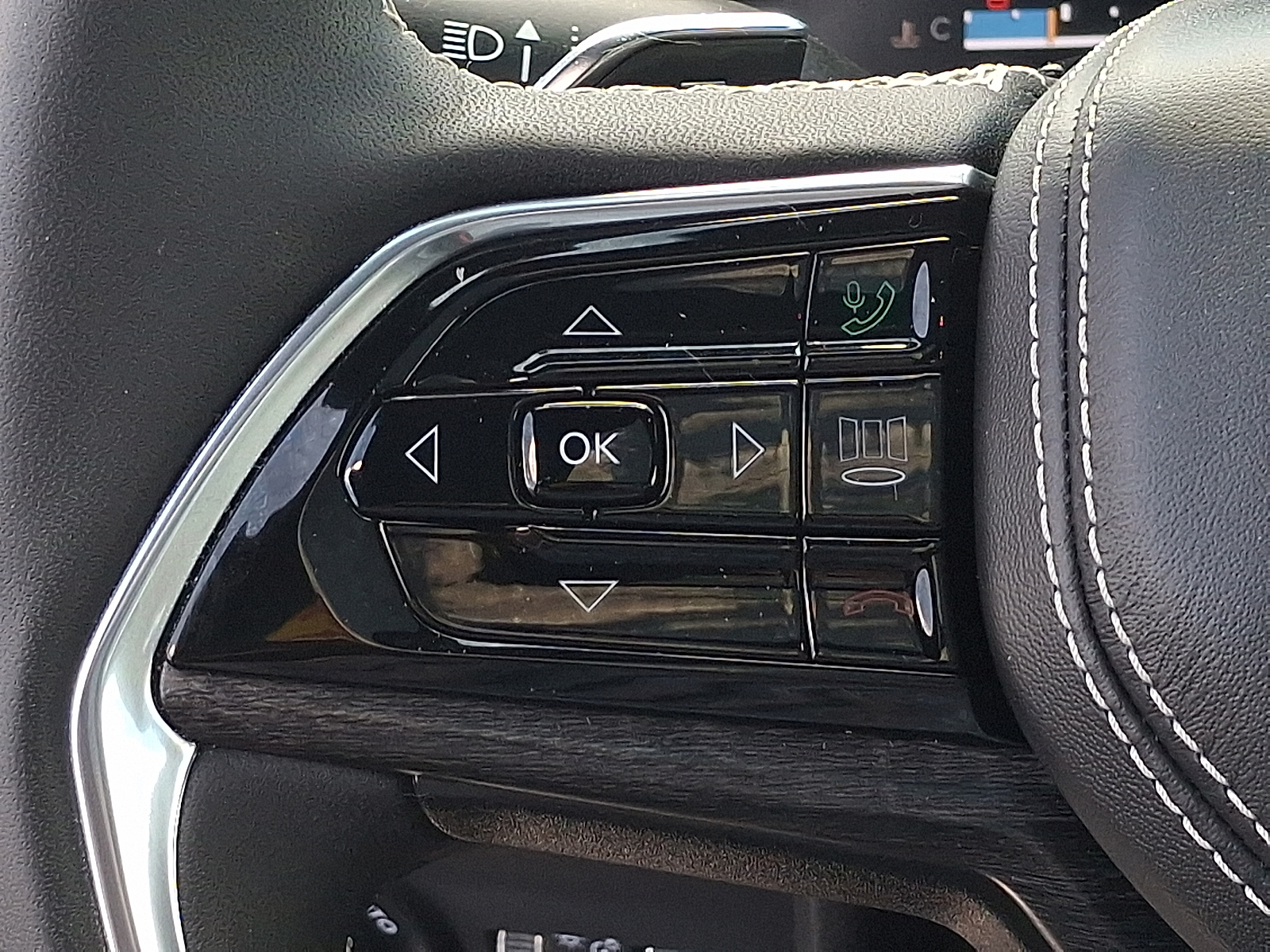 2023 Jeep Grand Cherokee L Overland 4x4 - Rocky Mountain Pearlcoat - PFJ exterior view 18