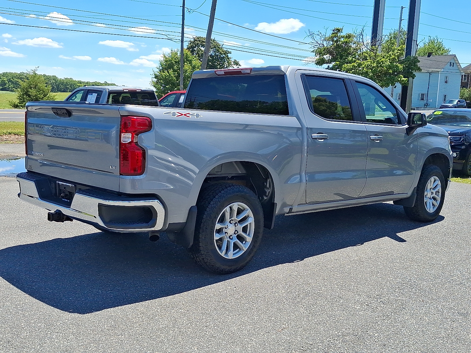 2023 Chevrolet Silverado 1500 4WD Crew Cab Short Bed LT with 2FL - Sterling Gray Metallic - GXD exterior view 9