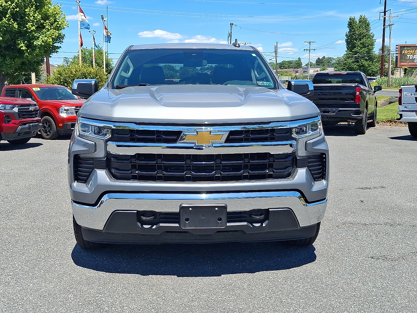 2023 Chevrolet Silverado 1500 4WD Crew Cab Short Bed LT with 2FL - Sterling Gray Metallic - GXD exterior view 5