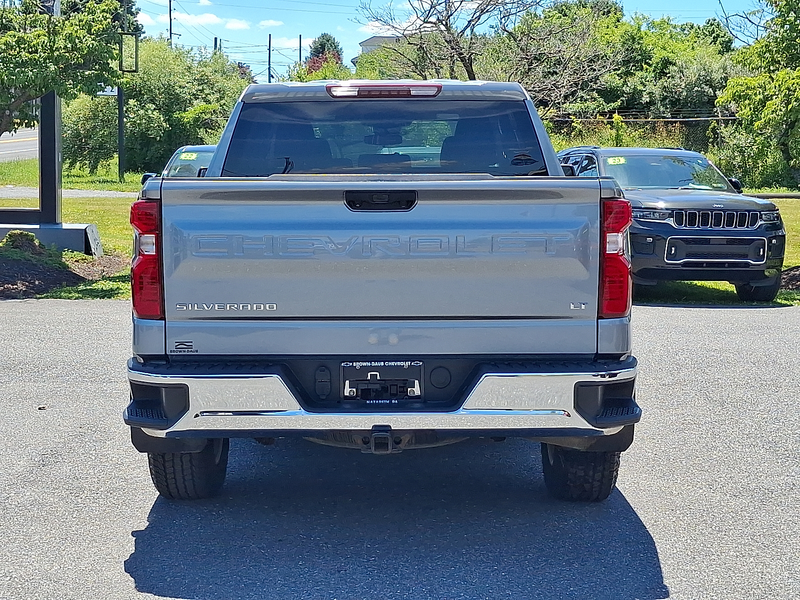 2023 Chevrolet Silverado 1500 4WD Crew Cab Short Bed LT with 2FL - Sterling Gray Metallic - GXD exterior view 8