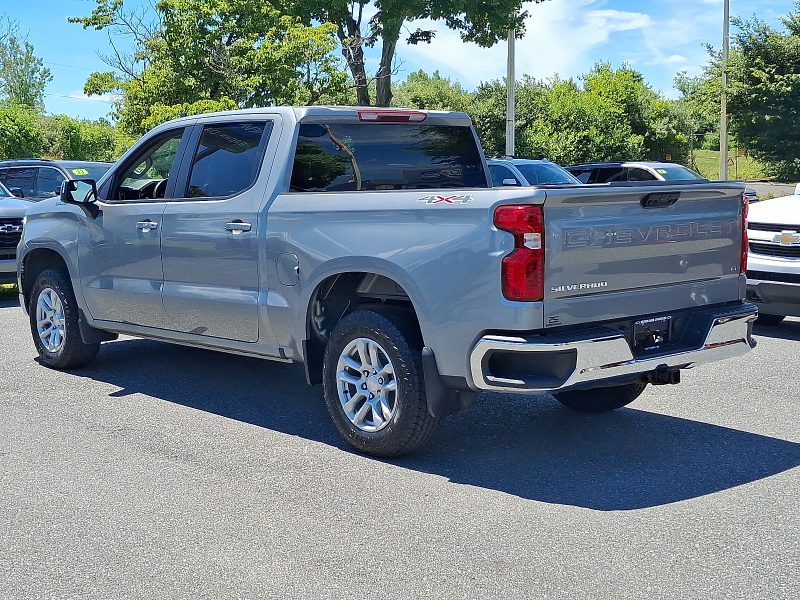 2023 Chevrolet Silverado 1500 4WD Crew Cab Short Bed LT with 2FL - Sterling Gray Metallic - GXD exterior view 7