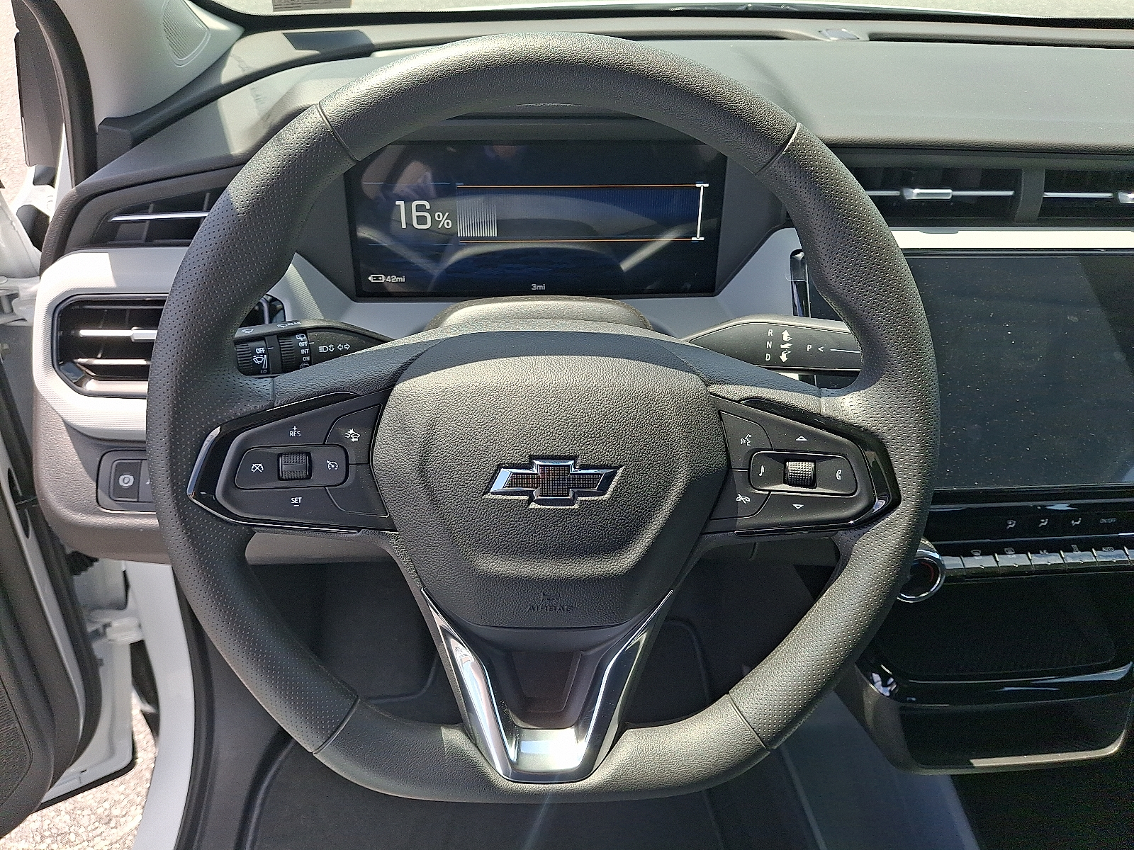 2027 Chevrolet Bolt LT FWD - Summit White - GAZ exterior view 10