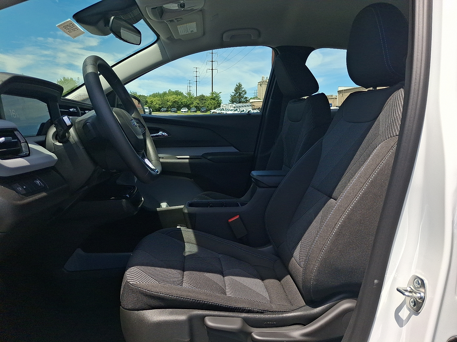 2027 Chevrolet Bolt LT FWD - Summit White - GAZ exterior view 9