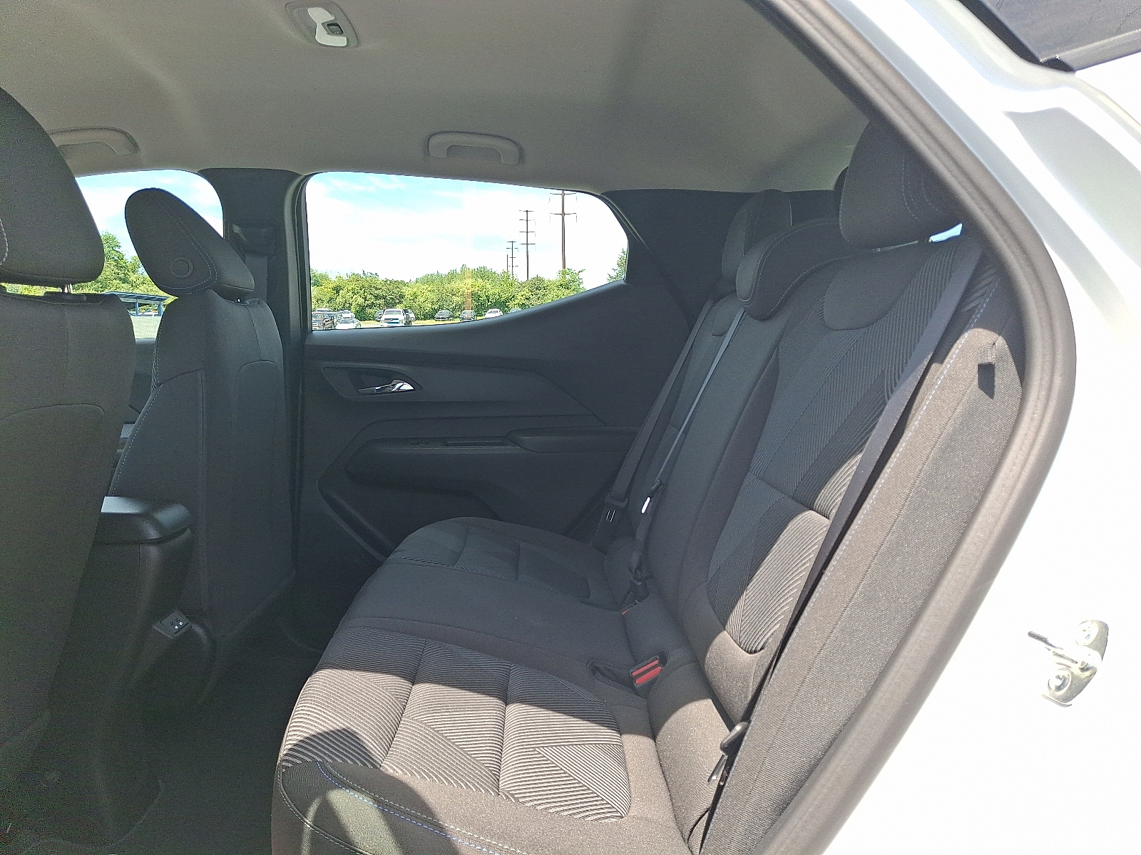 2027 Chevrolet Bolt LT FWD - Summit White - GAZ exterior view 6