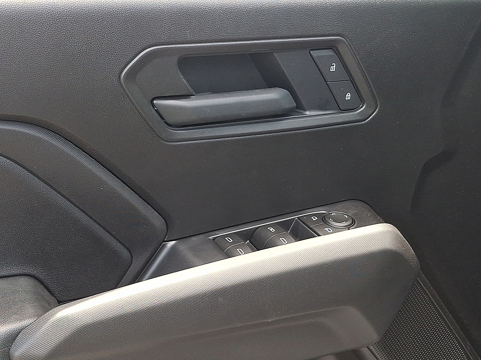 2026 Chevrolet Colorado Trail Boss, 4WD - Sterling Gray Metallic - GXD exterior view 11
