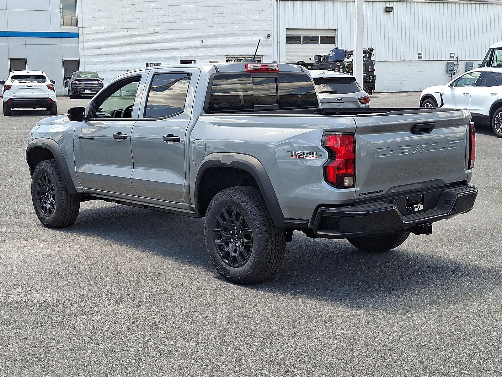 2026 Chevrolet Colorado Trail Boss, 4WD - Sterling Gray Metallic - GXD exterior view 7