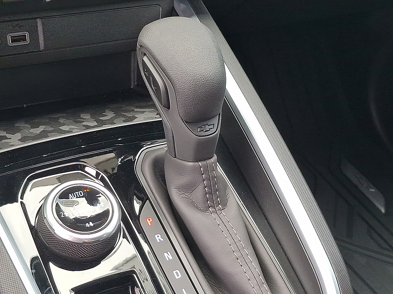 2026 Chevrolet Colorado Trail Boss, 4WD - White Sands - G42 exterior view 12