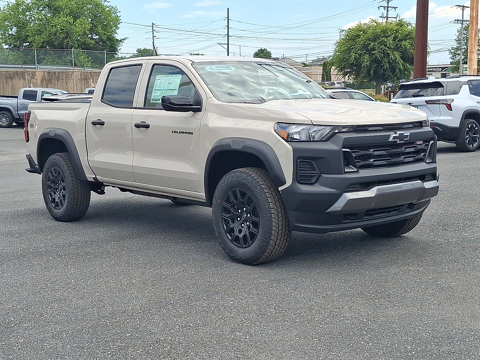 2026 Chevrolet Colorado Trail Boss, 4WD - White Sands - G42 exterior view 2