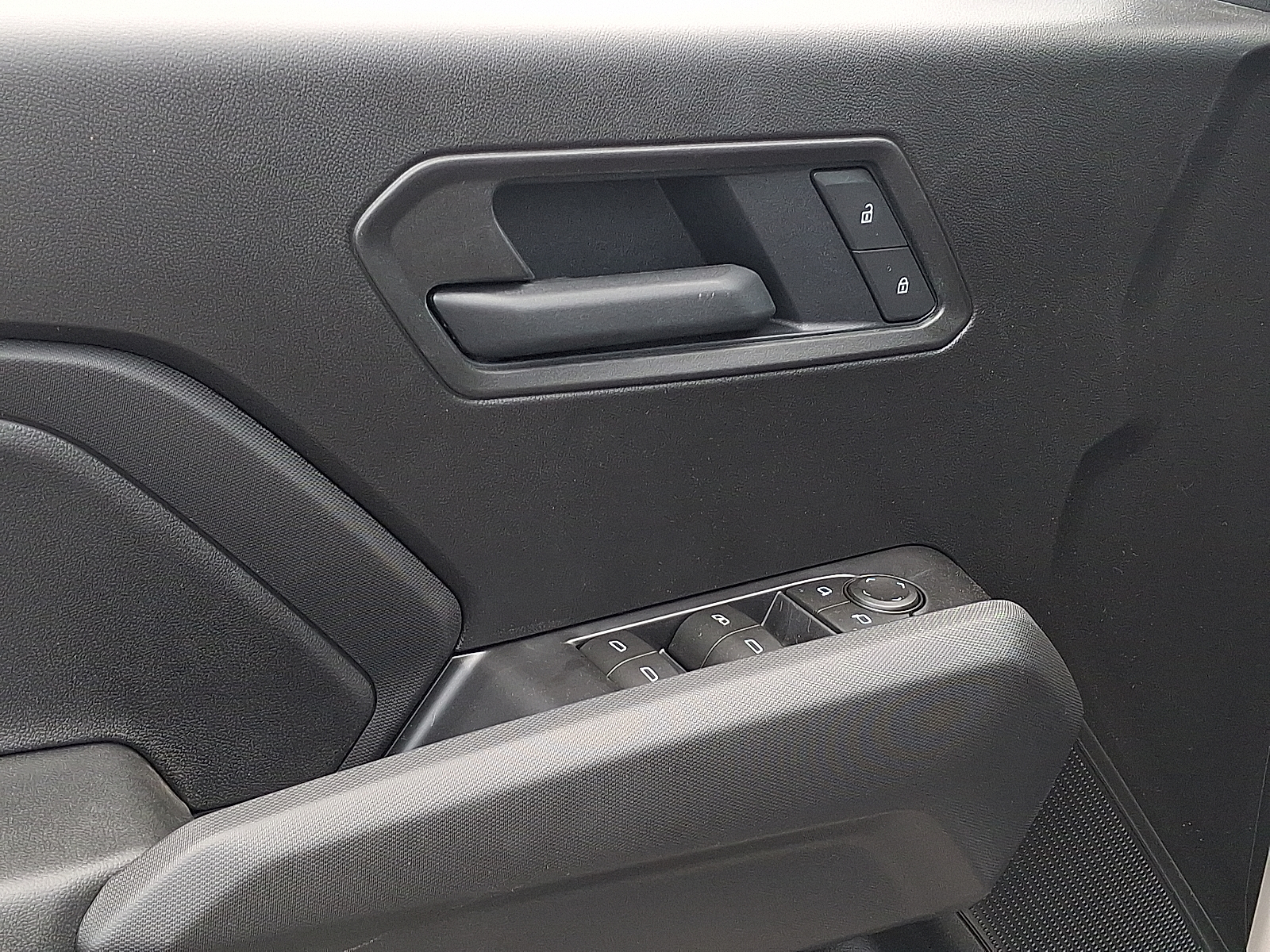 2026 Chevrolet Colorado Trail Boss, 4WD - White Sands - G42 exterior view 8