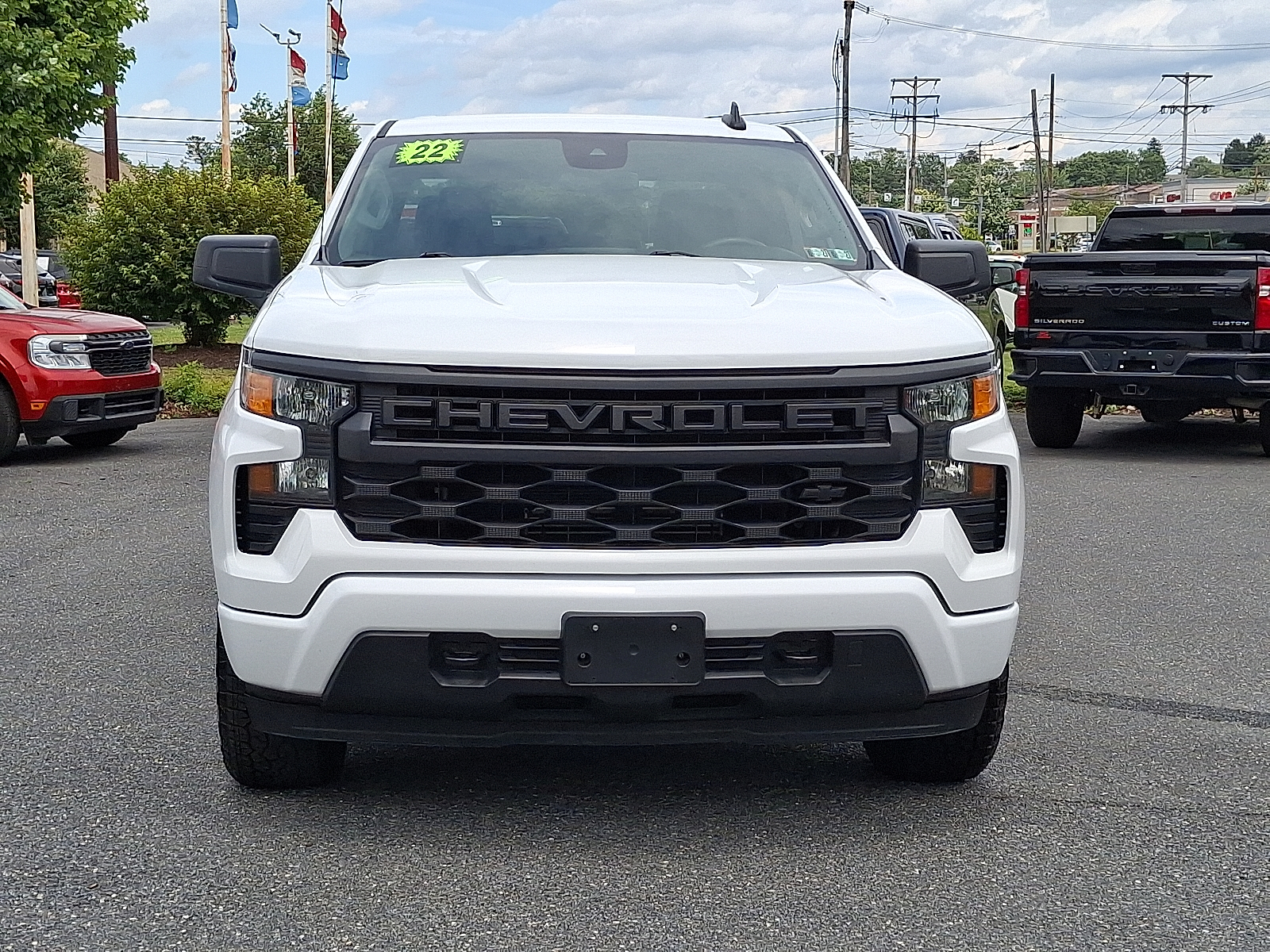 2022 Chevrolet Silverado 1500 4WD Crew Cab Short Bed Custom - Summit White - GAZ exterior view 2