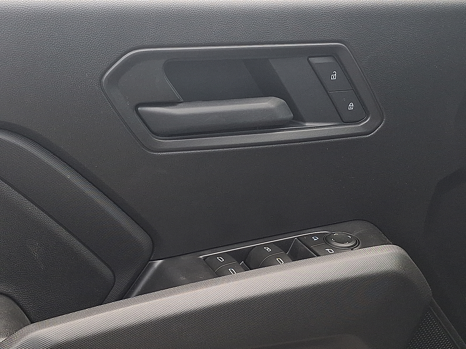 2026 Chevrolet Colorado Trail Boss, 4WD - White Sands - G42 exterior view 11